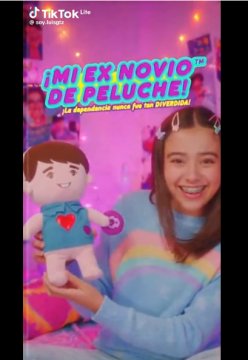 Mi ex novio de peluche, consiguelo ya, la creidibilidad no viene incluida